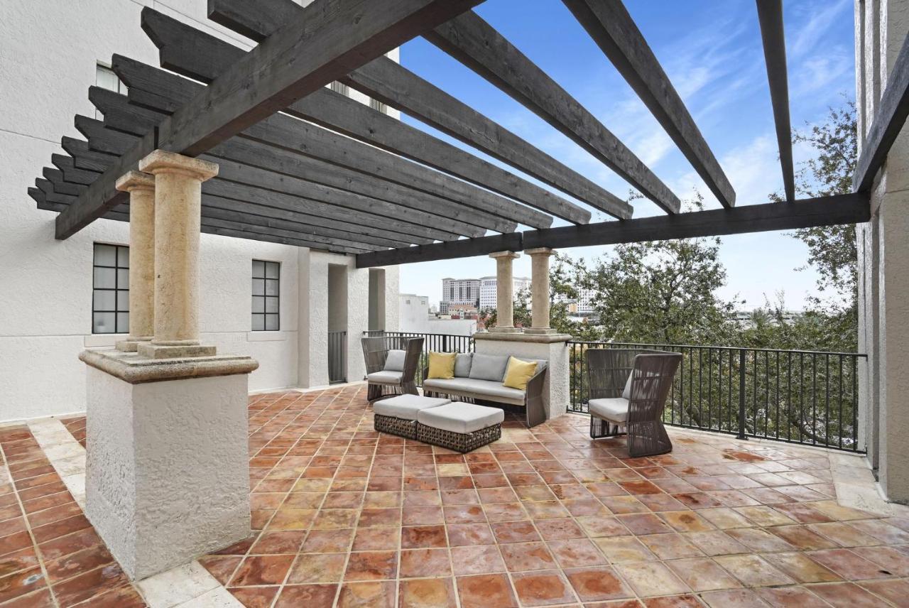 Dharma Home Suites Coral Gables At Gables Grand Plaza ميامي المظهر الخارجي الصورة