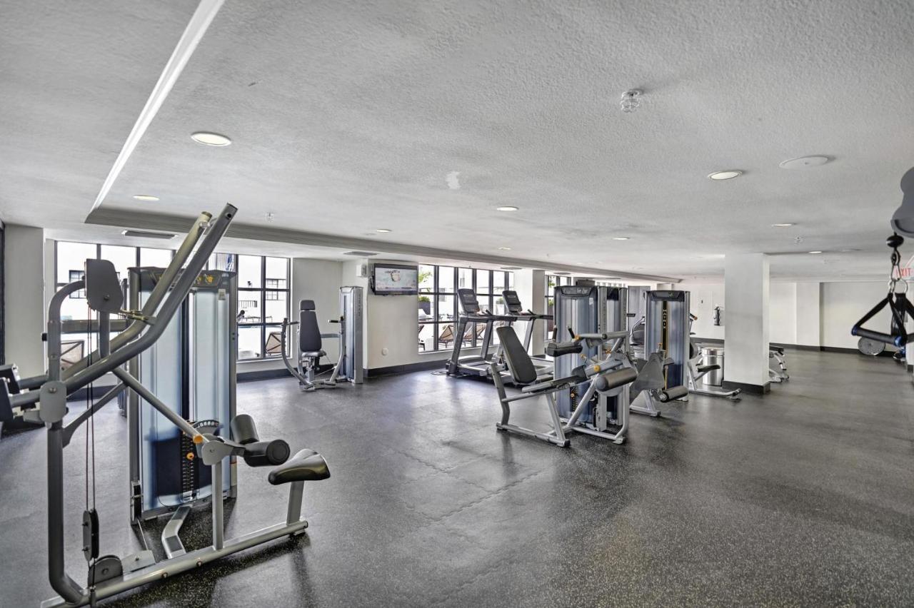 Dharma Home Suites Coral Gables At Gables Grand Plaza ميامي المظهر الخارجي الصورة