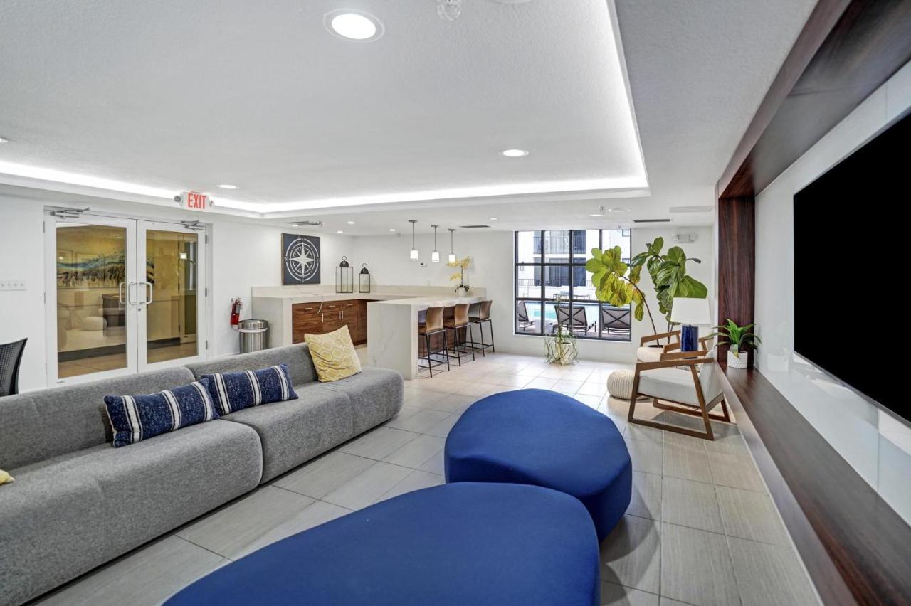 Dharma Home Suites Coral Gables At Gables Grand Plaza ميامي المظهر الخارجي الصورة