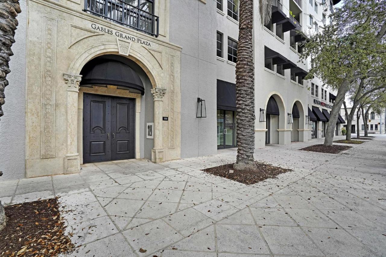 Dharma Home Suites Coral Gables At Gables Grand Plaza ميامي المظهر الخارجي الصورة