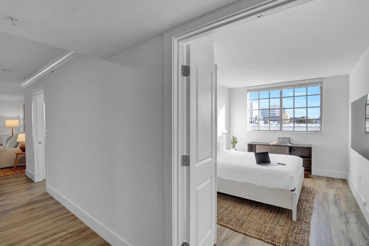 Dharma Home Suites Coral Gables At Gables Grand Plaza ميامي المظهر الخارجي الصورة