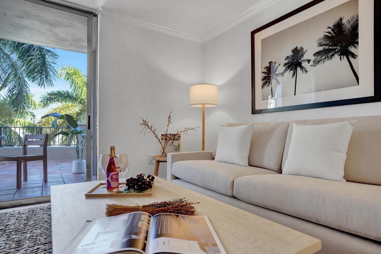 Dharma Home Suites Coral Gables At Gables Grand Plaza ميامي المظهر الخارجي الصورة