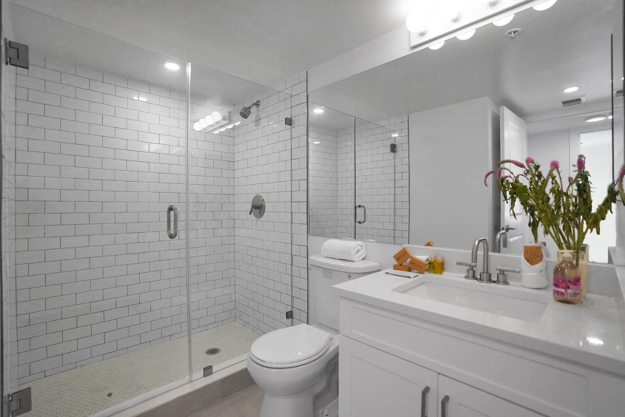 Dharma Home Suites Coral Gables At Gables Grand Plaza ميامي المظهر الخارجي الصورة