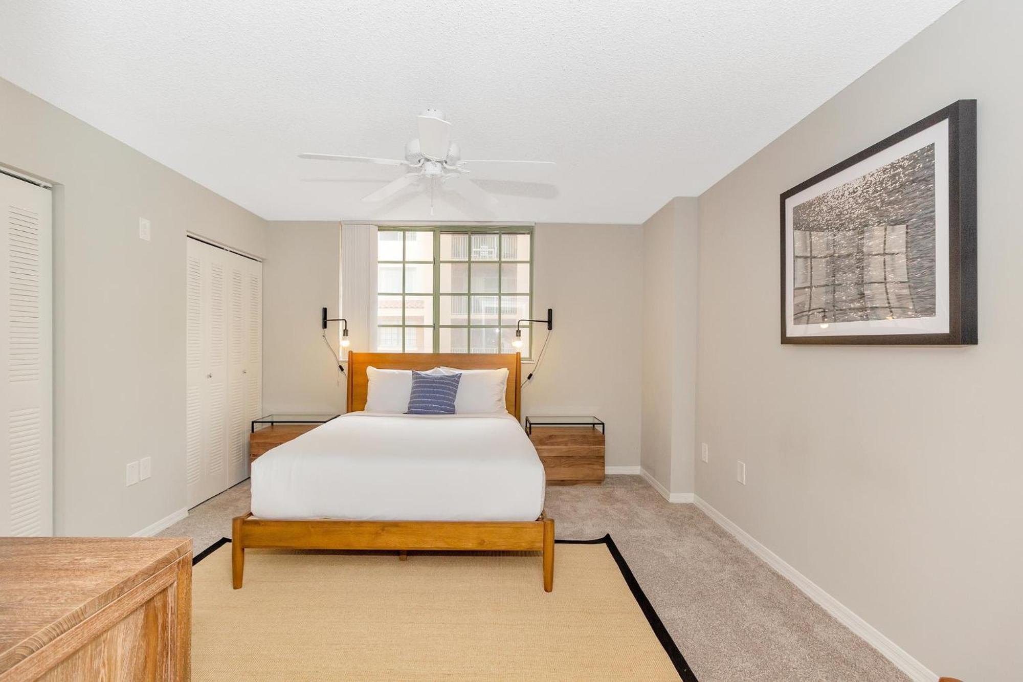 Dharma Home Suites Coral Gables At Gables Grand Plaza ميامي الغرفة الصورة
