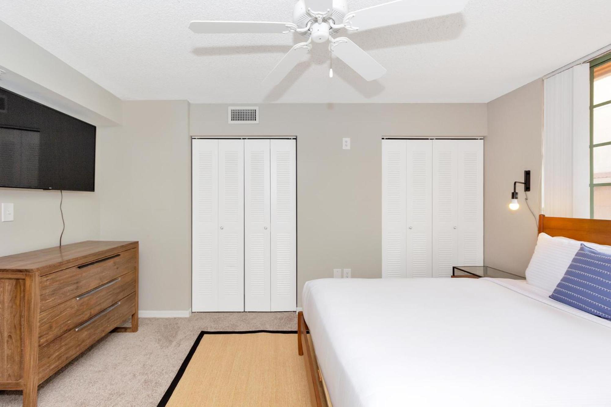 Dharma Home Suites Coral Gables At Gables Grand Plaza ميامي الغرفة الصورة