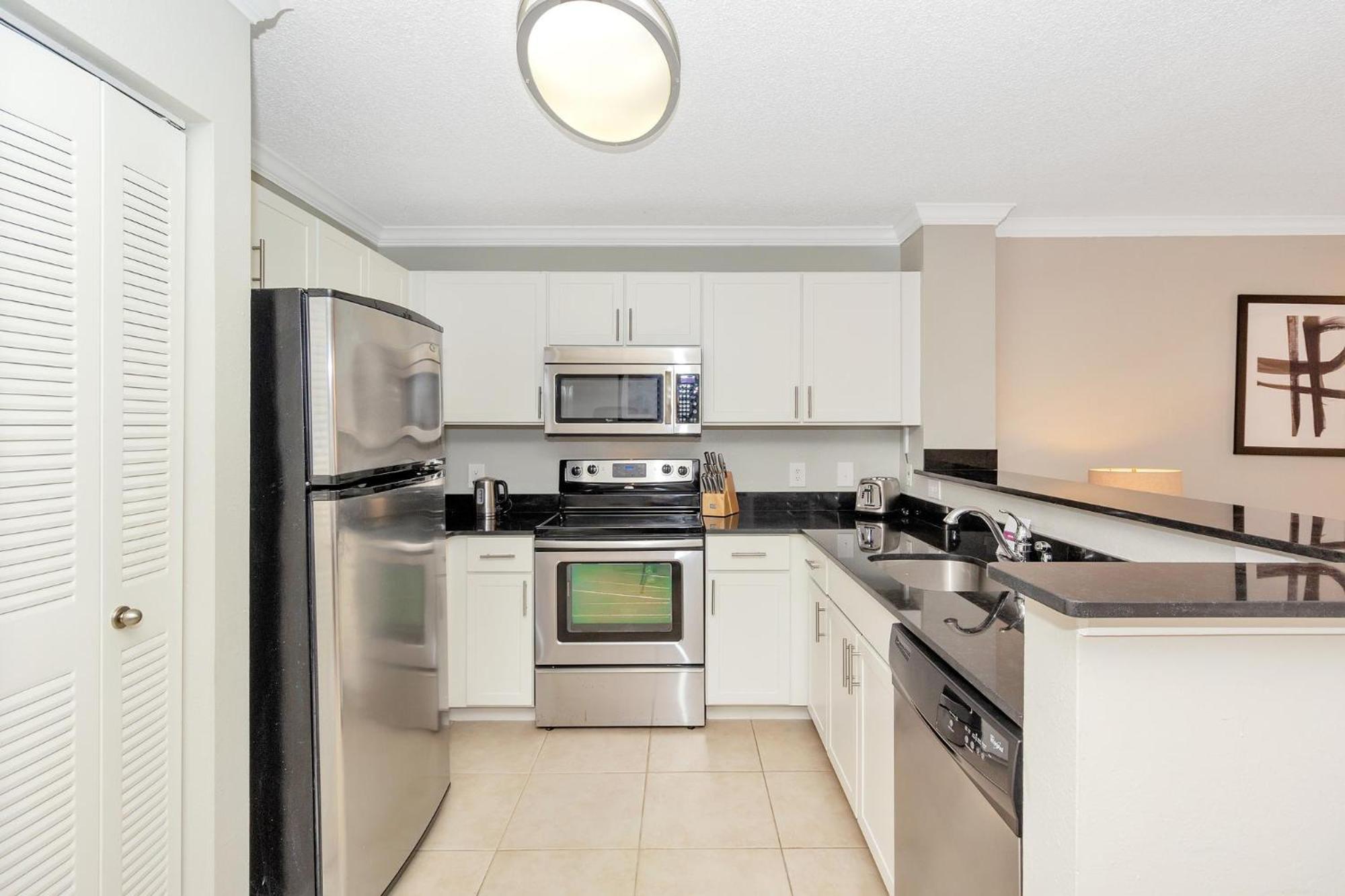 Dharma Home Suites Coral Gables At Gables Grand Plaza ميامي الغرفة الصورة