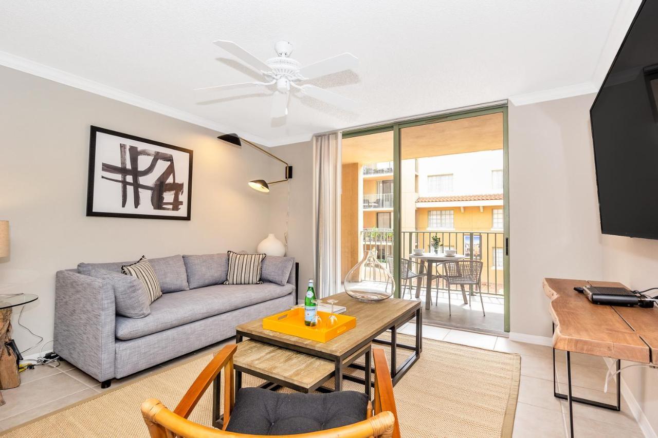 Dharma Home Suites Coral Gables At Gables Grand Plaza ميامي المظهر الخارجي الصورة